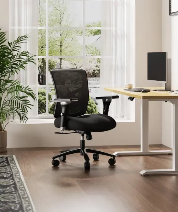 fauteuil de bureau ergonomique flexispot c3 avec un bureau assis debout